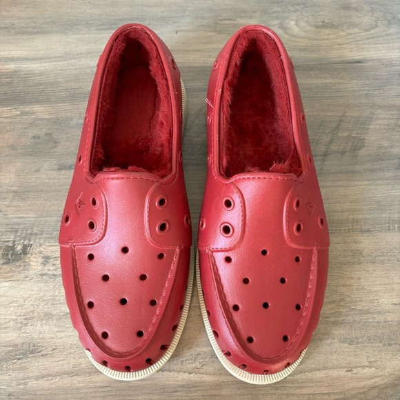 Sperry float fur boat shoes in rhubarb Size 8 New in Box - Picture 12 of 12